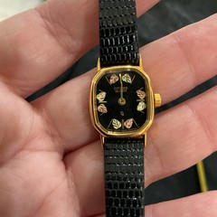 Vintage Citizen Quartz Women Watch Black Dial Gold Tone Japan UNTESTED