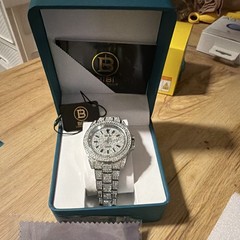 BIBI Quartz Analog Watch Silver Tone Metal Bracelet Date Gem-Set Bezel Box