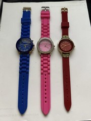 Darice Analog Wristwatch Unisex Silicone Band Blue Pink Red Gold Case