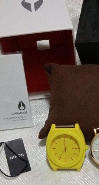 NIXON Unused Watch No Strap Battery Included; Damaged/Used Condition