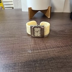 Denacci Watch Ladies Ivory Band Pre-Owned Work Travel Casual School Vintage
