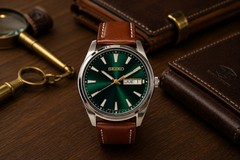 Seiko 6N53-00A0 Green Sunburst Dial Made in Japan 100M Quartz Men’s Watch