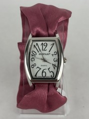 Avenue 23mm Silver Tone Quartz Watch w/Pink Ribbon Bracelet & New Battery