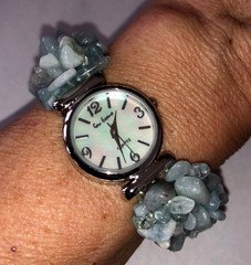 Gem Essence Blue Quartz Watch Stretch Bracelet Band Mother of Pearl Face B8324