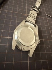 A wristwatch to the Air King equipped with PT5000 movement Automatic and Manual