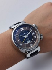 Louis Vuitton Tambour Reveil GMT Alarm Date Automatic Brown Dial Steel – Q1151 –