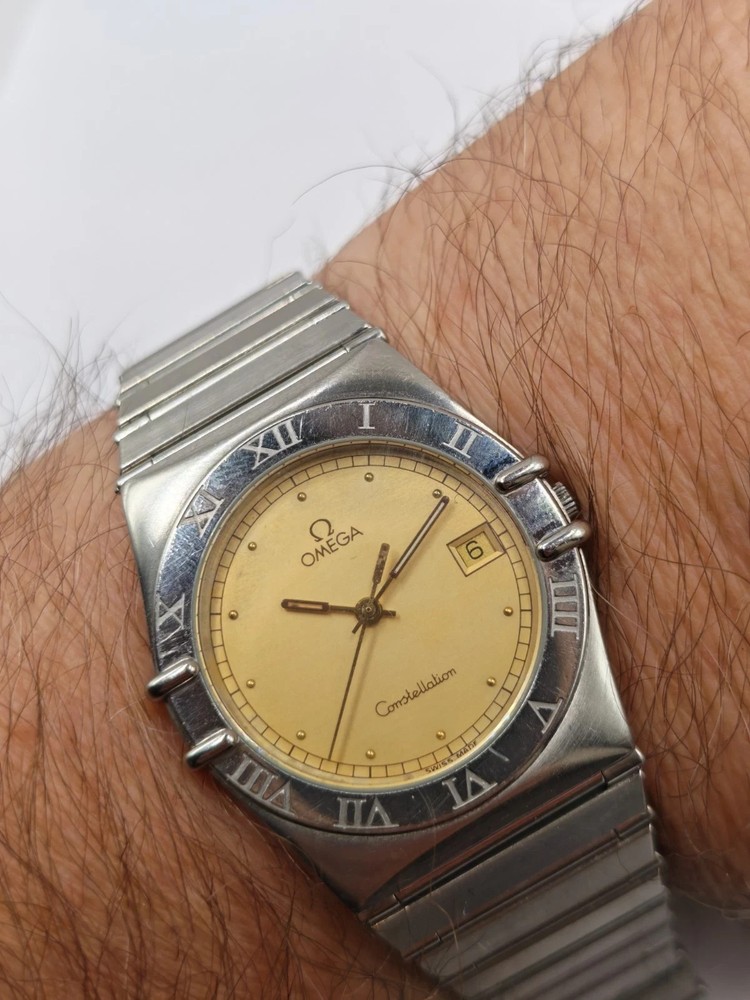Omega Constellation Manhattan Quartz Champagne Dial Date Original