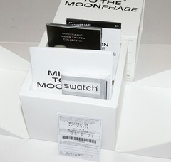 Omega x Swatch Snoopy Moonphase Speedmaster SO33W700 White