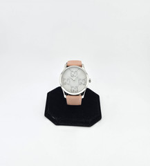 Gucci G-Timeless Women’s Hologram Dial Rose Leather Strap Watch – YA1264058