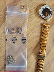 Lot Of 5 Men’s/Women’s Wrist Watches, Band Links & a Case