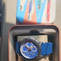 Fossil Analog Wristwatch Lot of 4 w/ Original Tins, Bands