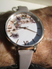 OLIVIA BURTON LONDON WATCH – RUNS GREAT – BACK CAP KEEPS POPPING OFF? – OFC-V