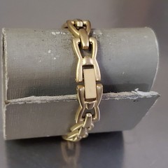 GUESS Watch Women’s Vintage Gold Tone Analog Quartz 1996 Japan 5.5 inch 24 mm