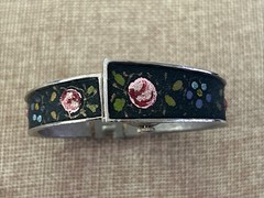 Vintage Kingston 17 Jewel Hidden Wind Watch Bracelet Floral Hinged Bangle Swiss