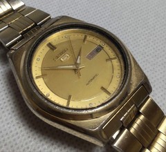 Seiko 5 Automatic Watch 7009-876A Gold Running wrist 20.0cm/7.9in