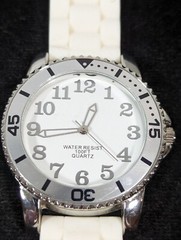 Unisex White Dial Round Silver Tone Case White Silicone Band Watch 8.5 Inch