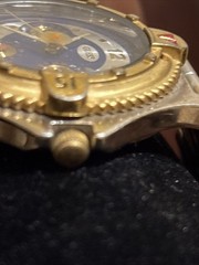 VINTAGE GUESS WATCH HEAVY CASE BEZEL- QUARTZ – RUNS GREAT – BBA-27