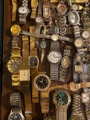 HUGE Lot 80 Vintage Now Used Watches few run GoldSilver Tone ELGIN SEIKO BULOVA+