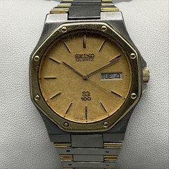 Vtg Seiko SQ 100 Mens Watch 35mm Two Tone 6923-7029 Day Date New Battery 7.5″