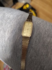 Vtg 1982 Accutron Ladies 11mm Watch Gold Tone Gold Dial Swiss Tank P2 – RUNS