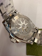 Gucci Dive SWISS Automatic Green Dial Stainless Steel Men’s Watch 40mm YA136363