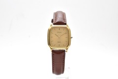 [Near MINT] 1981 Vintage Seiko Dolce 5E31-5B30 Gold Square Quartz Men from JAPAN