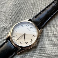 SEIKO 7N01 7141 Wristwatch Quartz Timepiece Ivory Dial Black Band 18mm