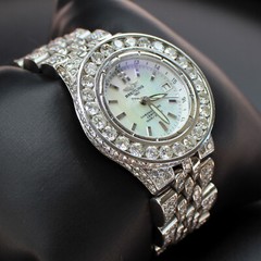 21 CARAT BUST DOWN BREITLING STARLINER WHITE MOTHER OF PEARL DIAL DIAMOND WATCH!