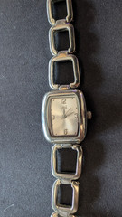 LEI Women’s Silver Tone White Dial Clasp Quartz Watch New Battery Runs!