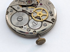 Vintage ONSA 17 Jewels Swiss Manual Wind Men’s 27mm Watch Movement PARTS REPAIR