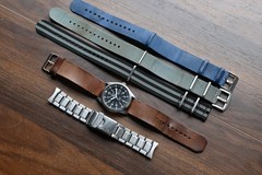 Seiko 5 Sports Men’s Black Watch – SNZG13 includes Extra Straps