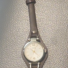 Women’s Fossil Wrist Watch —- Reloj de Mujer Marca Fossil