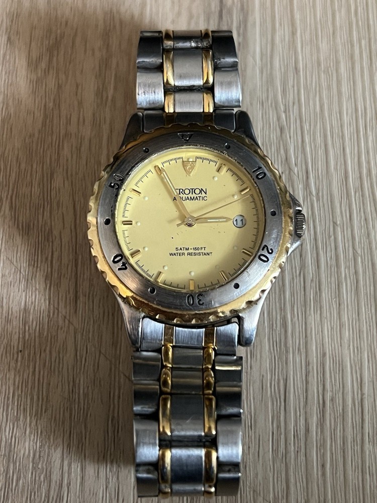 Croton Aquamatic Casual Men’s Gold Tone Watch 5ATM 150 FT Water Resistant