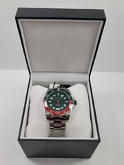 Gucci Dive XL SWISS Quartz Green Dial Stainless Steel Men’s Watch YA136222