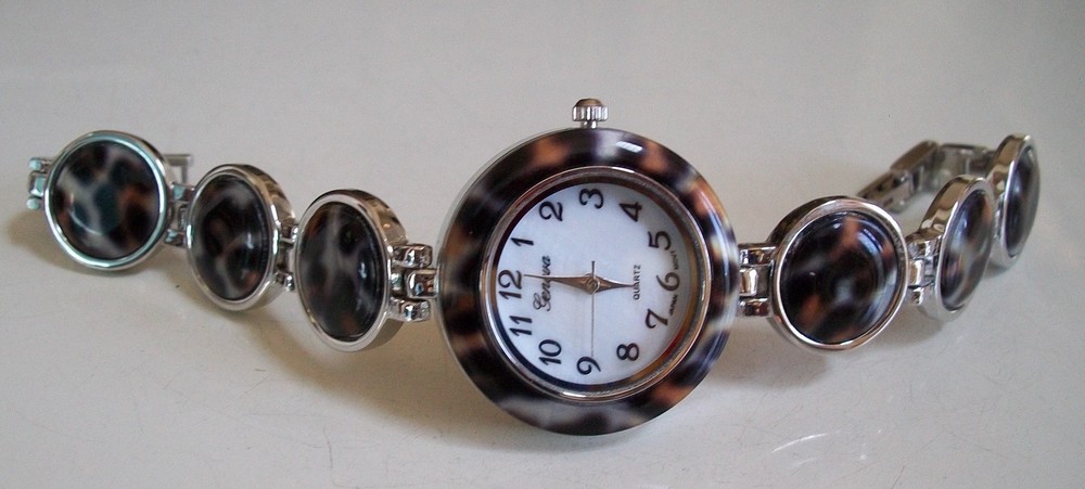 Number Dial Animal Leopard Print Silver Finish Women’s Fashion Dressy Watch
