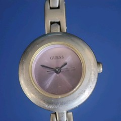 Guess Womens Silver Tone minimalist silver Dial Quartz 22.5 mm New Battery. Runs