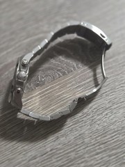 Movado Men’s Analog Wristwatch Black Dial Silver-Tone Metal Bracelet Round