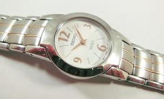 Seiko Vivace SUJ279 Two-Tone Stainless Steel 1N00-0DN8 Sample Watch NON-WORKING