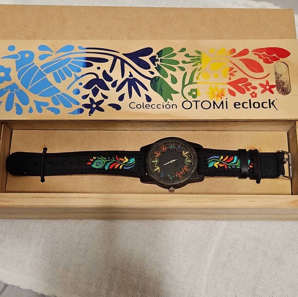 Men’s watch, handcrafted, featuring wood embroidery