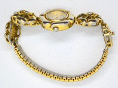 Vintage LA Express Womens Watch Gold Tone Flower Charm Link Bracelet Floral Dial