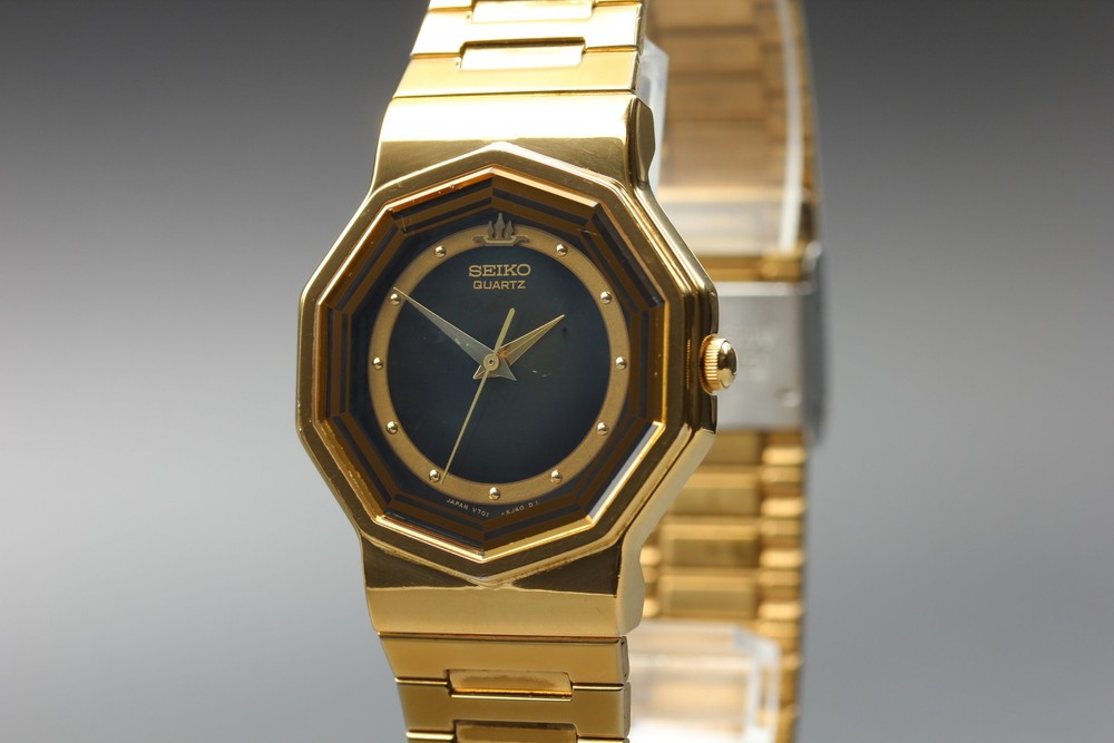 SEIKO V701-5K70 Decagon Quartz Black Dial Men’s Watch Vintage 1991 [Near MINT]