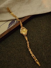 1 new gold French classic retro simple compact ladies quartz watch stainless