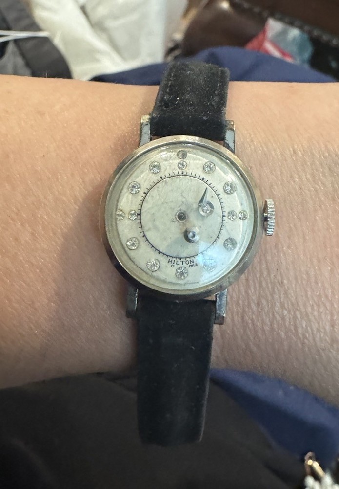 LADIES HILTON SWISS MECHANICAL WINDING WATCH MYSTERY DIAL Runs!