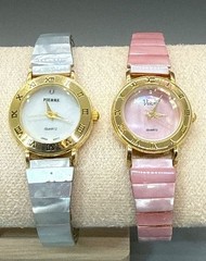 Lot (2) Women’s Quartz Watches Mother of Pearl w/ Expansion Bands *Untested* Vtg