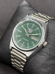 Vintage Seiko 5 Automatic 6309 Cal. Day/Date Japanese Men’s Wrist Watch