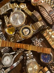 HUGE Lot 80 Vintage Now Used Watches few run GoldSilver Tone ELGIN SEIKO BULOVA+