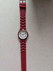 Lueur De Ice Quartz Wrist Watch ⌚️Water Resistant quartz red & silver, new bat