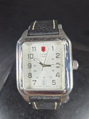 Men’s SWISS Watch VICTORINOX SWISS ARMY “Officer’s” 241068 NEEDS BATTERY