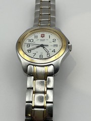 Victorinox Swiss Army Officers Quartz Watch Sapphire Date New 371 Battery