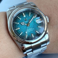 Blue NH35A Automatic Watch for Men Sapphire Crystal 39mm Polished Round Bezel